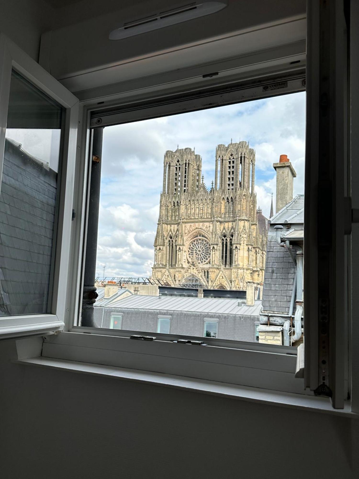 Apartmán Faro, Vue Sur La Cathedrale Remeš Exteriér fotografie